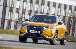 DS3 Crossback, front, dynamic